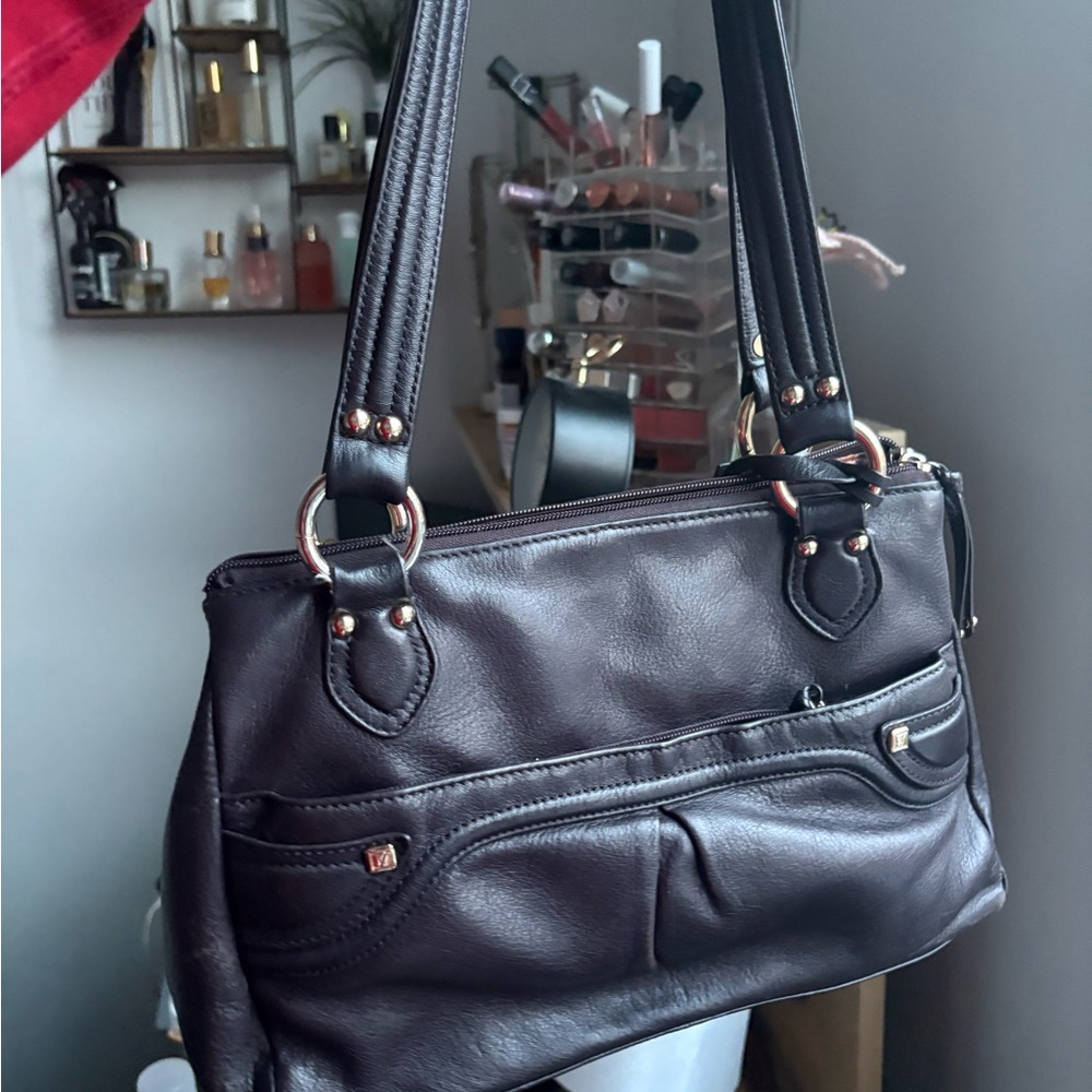 Brown leather bag with gold hardware and cherry charm - Picture 2 of 4